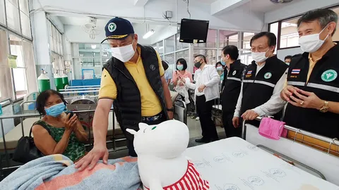 "อนุทิน" ไปอุบลราชธานี เยี่ยมเด็ก 4 ขวบตาโปน ยัน รพ.ไม่ได้ปฏิเสธการรักษา