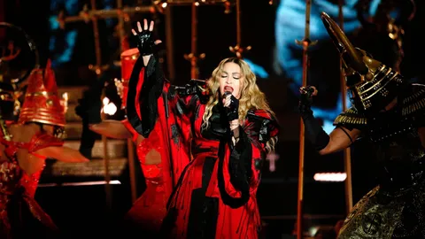 ราชินีเพลงป๊อป "มาดอนน่า" เผยติดโควิด ระหว่างทัวร์คอนเสิร์ตในฝรั่งเศส