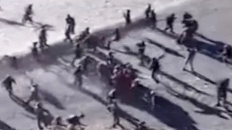 ทหารอินเดีย-จีน ยกพวกตะลุมบอน ที่ชายแดนพิพาทรัฐสิกขิม (คลิป)