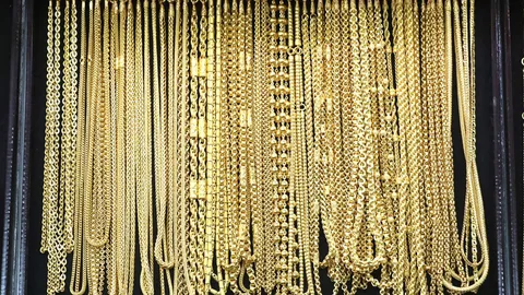 ซื้อทองตอนนี้ดีไหม ไขคำตอบแนวโน้ม "ราคาทอง" จะพุ่งทะยานไปอีกกี่บาท