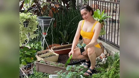 คลื่นรบกวน : เพื่อนรีเควสมา จ๊ะ–จิตตาภา เลยจัดให้ ใส่ทูพีซรดน้ำพรวนดิน