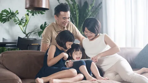 เปิดฟ้าภาษาโลก : I am at home on Sundays.