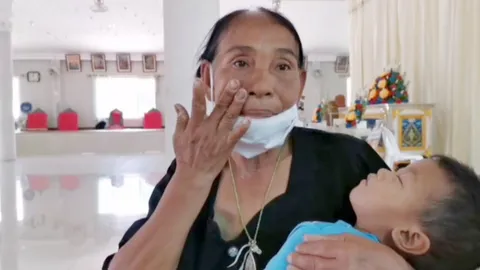 สุดเวทนา หลานสาวมาด่วนตาย ทิ้งลูกให้ยายเลี้ยง ไม่มีเงินจะจัดงานศพ 