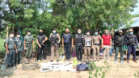 ตร.กาฬสินธุ์ ลุยป่าภูพานล่าคนร้ายขโมยรถสายตรวจ ซุกบ้านพ่อตาเพื่อน 