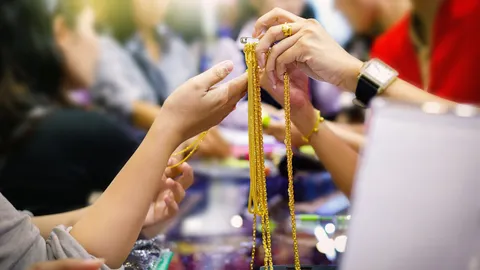 กำไรหรือยัง "ราคาทองวันนี้" เปิดตลาดปรับพุ่งขึ้นทีเดียว 150 บาท