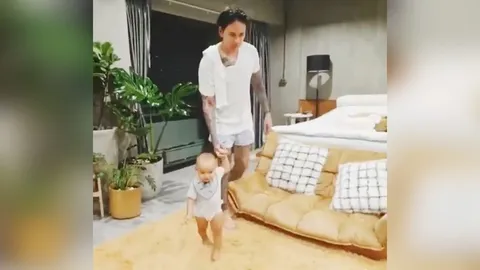 แทค ภรัณยู โมเมนต์นี้ยอมให้คนเดียว น้องภารัน กำลังหัดเดิน