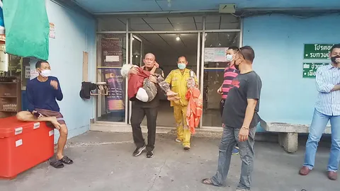 สลด! แม่ตาบอด นอนข้างศพลูกตายอืด 2 วัน โดยไม่ได้กินข้าวและไม่รู้