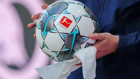 เจาะลึกข้างสนาม