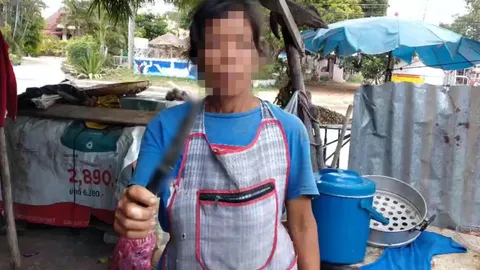 เมียจะหลับ ผัวตื๊อขอนอนด้วย ล้วงจับหน้าอก "เจอมีด"บาดเลือดสาด