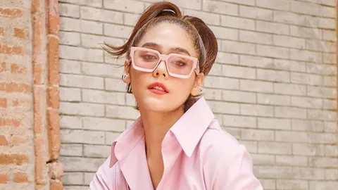 ชมพู่ อารยา โพสต์ถึงแบรนด์ดังหลังมีกระแสข่าวลือถูกปลดฟ้าผ่า