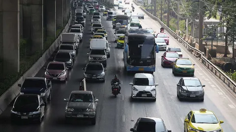 จัดจราจรรับคลายล็อกเฟส 3 แยกวิภาฯตัดลาดพร้าว ฟื้นกฎเก่าเริ่ม 1 มิ.ย.