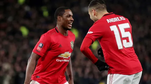 ไม่กลับเมืองจีน เอเย่นต์ยัน "อิกาโล" จ่อปิดดีลใหม่แมนยูฯ