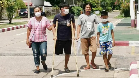 หนุ่มชนรถไถขาขาด แม่พาร้องผู้การ พบสำนวนพิสดาร ประมาทฝ่ายเดียว