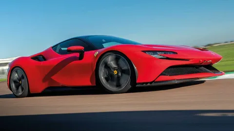 1,000 แรงม้า ไฮเปอร์คาร์พลังงานไฮบริด FERRARI SF90 STRADALE 