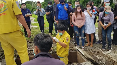 จนท.ขุดโครงกระดูก "พริตตี้ออย" ใส่โลงให้แม่นำกลับไปบำเพ็ญกุศลที่บ้านเกิด