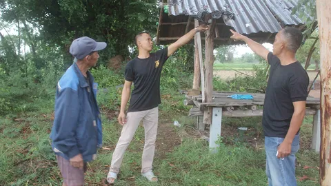 อีโต้ล่อฟ้าผ่ากลางกระท่อมสังกะสีใต้ต้นยูคาลิปตัส เจ็บสาหัส 1 อีก 4 รอด