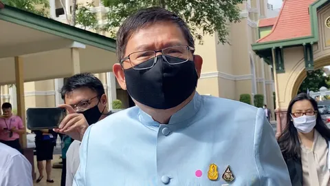 “สุวิทย์” ปัดข่าวลาออกรัฐมนตรี ชี้ต้องคุย “นายกฯ-สมคิด” เพราะดึงร่วม ครม.