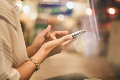 เปรียบเทียบ 5 แบรนด์ โทรศัพท์มือถือราคาไม่เกิน 4,000 บาท ปี 2020