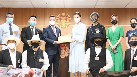 “เก๋ ชลลดา” นำทีมร้อง กมธ.การพาณิชย์ฯ จี้รัฐเร่งคุมกาฬโรคม้า ตายแล้ว 600