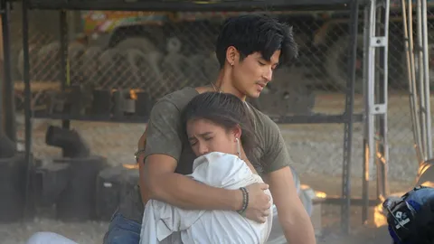 "ตูมตาม" ฮีโร่โชว์แมน โดดคว้า "แนท" หลบระเบิดใน "รัก 10 ล้อ รอ 10 โมง"