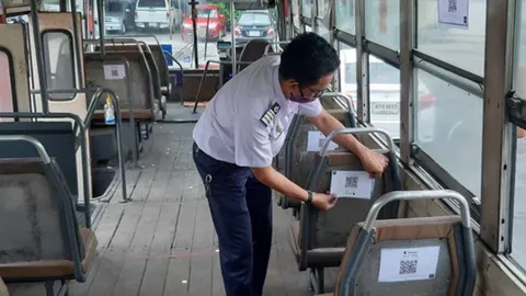 เริ่มวันนี้ ผู้โดยสารอย่าลืมสแกน "ไทยชนะ" เก็บประวัติก่อนขึ้นลงรถเมล์