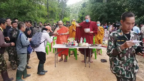 พระดังทำพิธีเปิดป่า ค้นหายายวัย 69 หลงป่าเชียงใหม่ 5 วัน ยังไร้วี่แวว