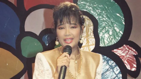 28 ปีแม่ผึ้ง พุ่มพวง ดวงจันทร์ จากนักร้องบ้านนอก สู่ราชินีลูกทุ่ง ที่แฟนๆ ไม่เคยลืม