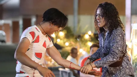 เบิ้ล ปทุมราช ฟิวส์ขาด คว้ามีดจ้วงรุ่นพี่ ก้อง ห้วยไร่ ใน “ฮักเถิดเทิง”