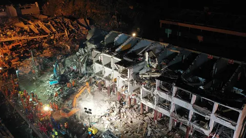 ระทึก รถบรรทุกน้ำมันระเบิดในเจ้อเจียง ดับพุ่ง 18 ศพ เจ็บอีกเพียบ