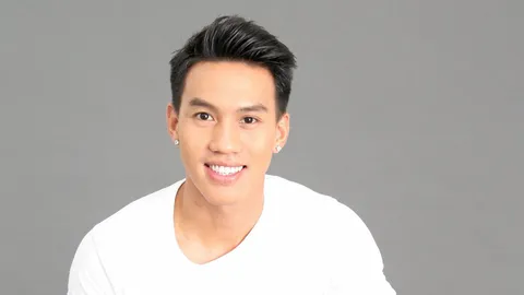 "ธีรเทพ วิโนทัย" ท่าจะหันมาเอาดีทางหมัดๆ มวยๆ เพราะมีคนเห็นเข้าค่ายลงนวมฝึกซ้อมแทบทุกวัน