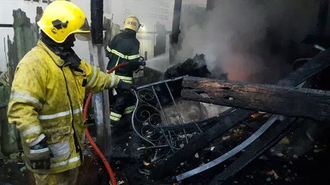 ไฟไหม้รับอรุณ โหมคลอกเฒ่าวัย 65 ดับสยองคาบ้านพักย่านบางพลี