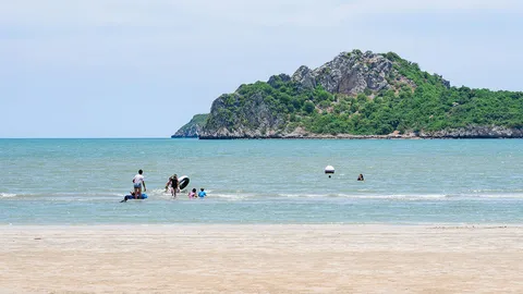 รายงานจาก “บ้านกรูด” คนไทยเริ่มเที่ยวก่อนกระตุ้น