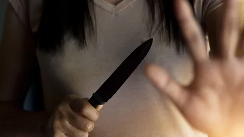 เปิดมูลเหตุ ทำไมสาวฆ่าพ่อ มีดฟันตัดจู๋ขาด หรือมีปมลับลึกๆ เก็บกดแทงใจ