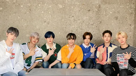 ล้อมวงคุย อัลบั้มใหม่ "เวย์วี (WayV)" ปลุกทั้งโลก