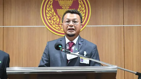 “อันวาร์” ปัดเอี่ยวข่าวลือประชาธิปัตย์ ปูดทีมเขตสายไหมทยอยลาออกจากพรรค