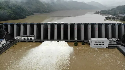 จีนเตือนฝนถล่ม เร่งระบายน้ำจากอ่างเก็บในอันฮุย สูงเกินระดับควบคุม