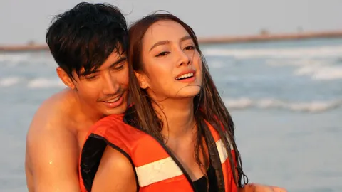 "เปรี้ยว-บิ๊กเอ็ม" พักรบ "ปีกหงส์" พลิกโหมดหวานควงคู่เที่ยวทะเล