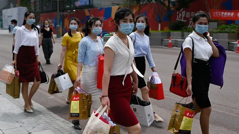 จีนประกาศคุมโควิดปักกิ่งได้แล้ว เตือนอาจมีการระบาดเป็นกลุ่มก้อนตามมาอีก