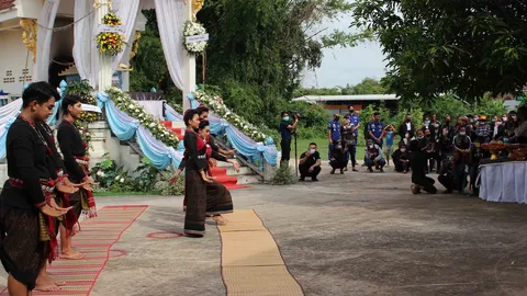 ลากันครั้งสุดท้าย เพื่อนฝูง-ครอบครัวอาลัย "ปูนิ่ม" ร่วมส่งให้ไปสวรรค์