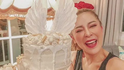 เป็กกี้ ศรีธัญญา อายุ 41 ปี วันเกิดบริจาคเงิน 1 แสนให้ศรีธัญญา 