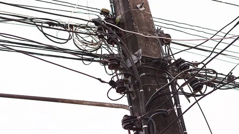 โจรชุม ขโมยสายไฟหายเรียบ