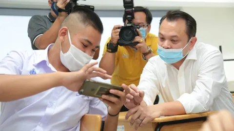 รมว.ศธ.ห่วง "ถ่ายเทอากาศในห้องเรียน" หลังตรวจความพร้อม เปิดเทอมวันแรก