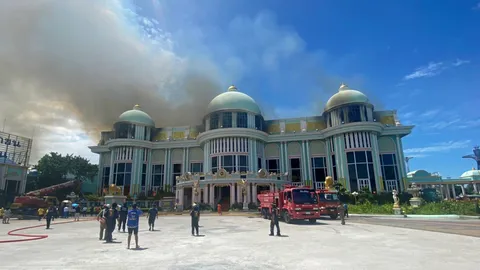 ไฟไหม้ "บ้านสุขาวดี" เผาล็อบบี้วอดหมด ประเดิมเปิดวันแรก (คลิป)