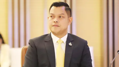 “ธนกร” ชม “สมคิด-อุตตม” ไม่สนการเมือง ลุยขับเคลื่อนเศรษฐกิจช่วยประชาชน