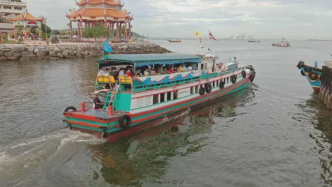 แห่เที่ยวชลบุรี หยุดยาว 4 วัน เกาะสีชัง-สวนสัตว์เขาเขียว คนล้น