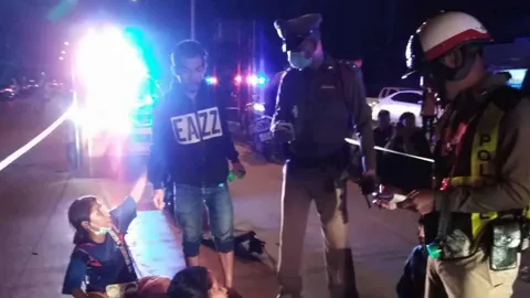 ชนสนั่น 3 คัน กลาง 3 แยก ดับ 3 ศพ บาดเจ็บอีก 5 ที่นครศรีธรรมราช 