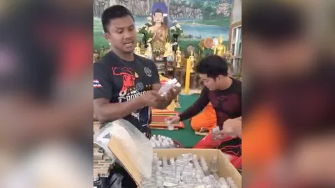 "บัวขาว" ขึ้นเหนือทำบุญเข้าพรรษา ถวายเจล-หลอดไฟ