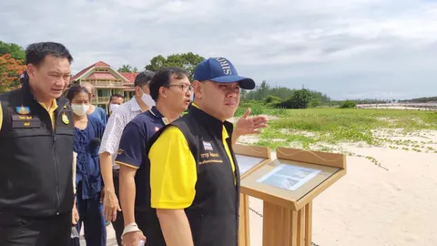 "วราวุธ" นำคณะติดตามการแก้น้ำเค็มเซาะชายฝั่ง ในพระราชนิเวศน์มฤคทายวัน