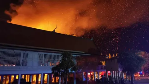 ไฟไหม้วอดหอสวดมนต์ไม้สัก วัดช่างทอง อยุธยา เสียหาย 15 ล้าน 