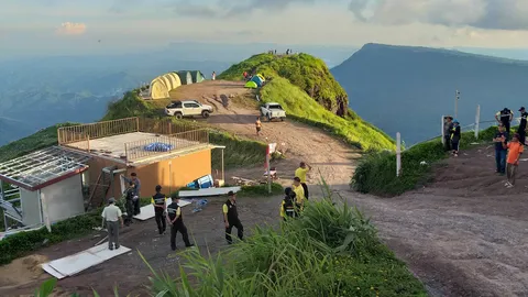 สั่งรื้อสิ่งปลูกสร้าง "ผาหัวสิงห์" หลังโซเชียลเผยภาพเต็นท์ถาวรบังธรรมชาติ